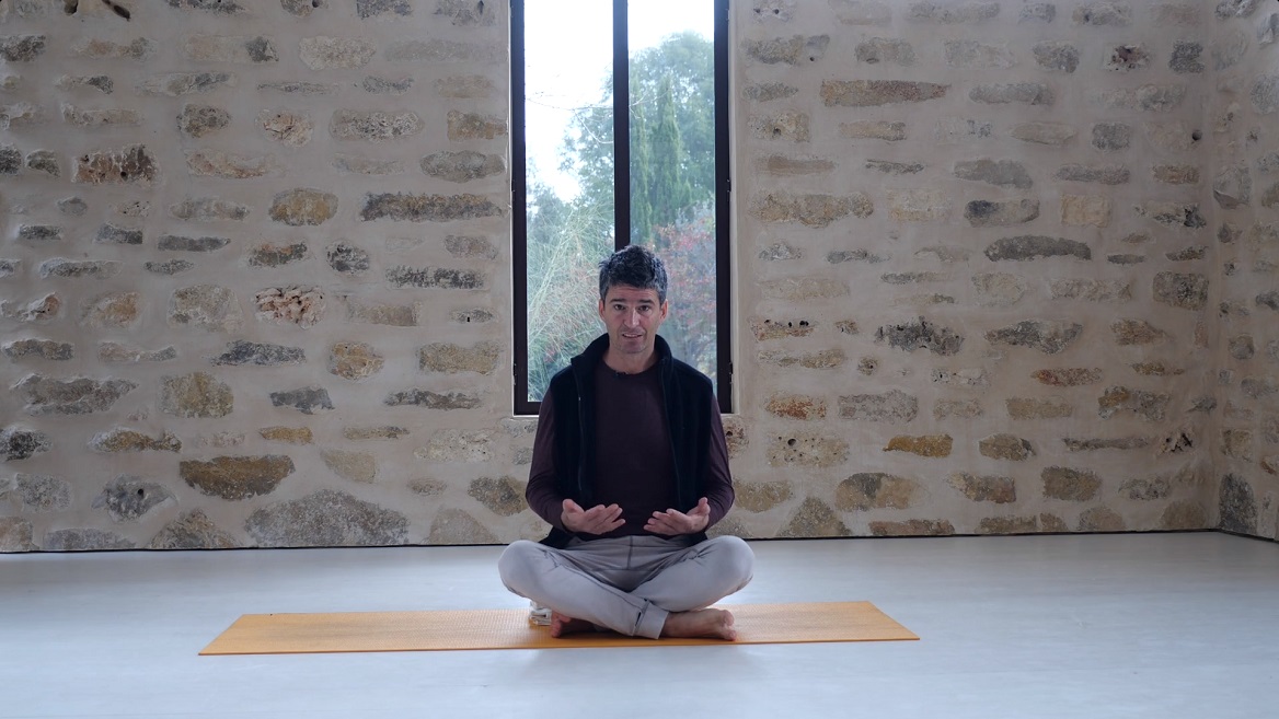 להתחבר מחדש לנשימה עם אימון פראניאמה- 2 מה קורה בסוף הנשיפה